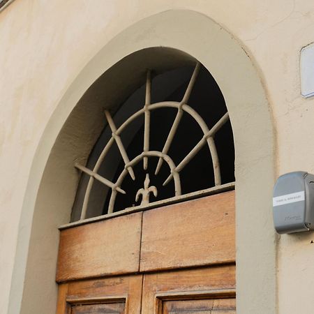 Torre Al Serraglio Прато Екстериор снимка